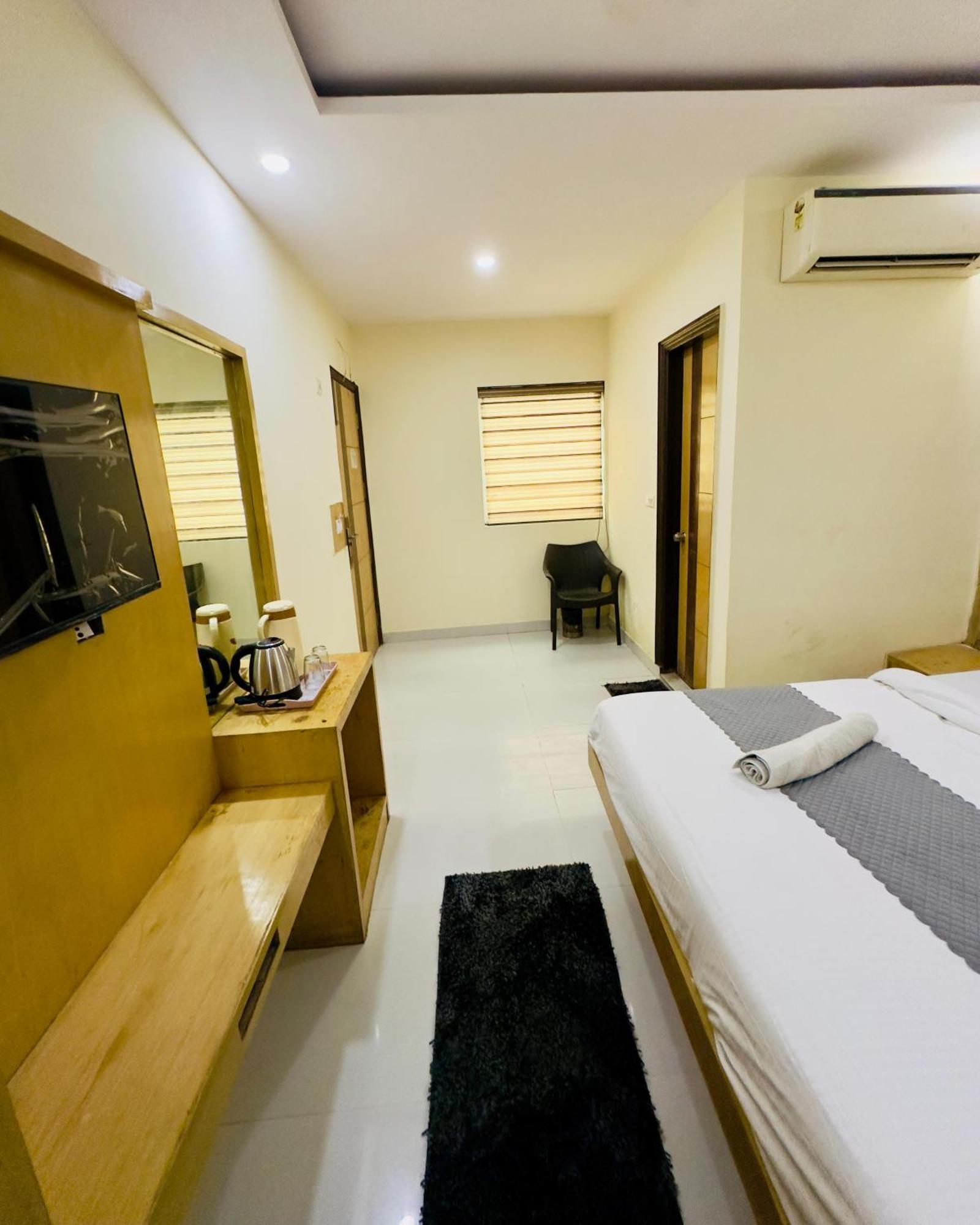 Hotel Bramhaputra Near New Delhi Railway Station Екстер'єр фото